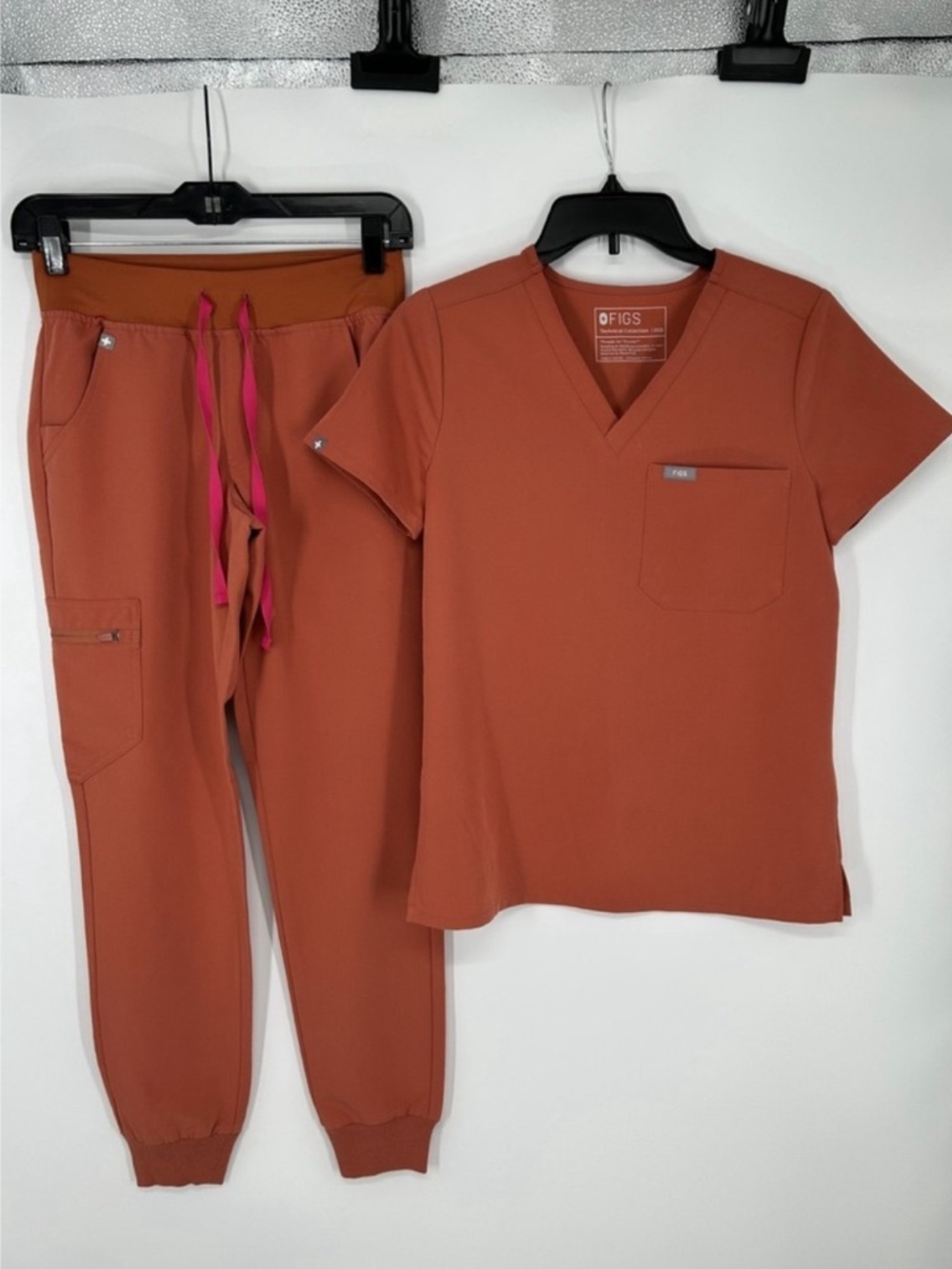 FIGS Scrub Set Pocket Catarina Top Womens XXS Terracotta Dew Zamora Jogger Pants